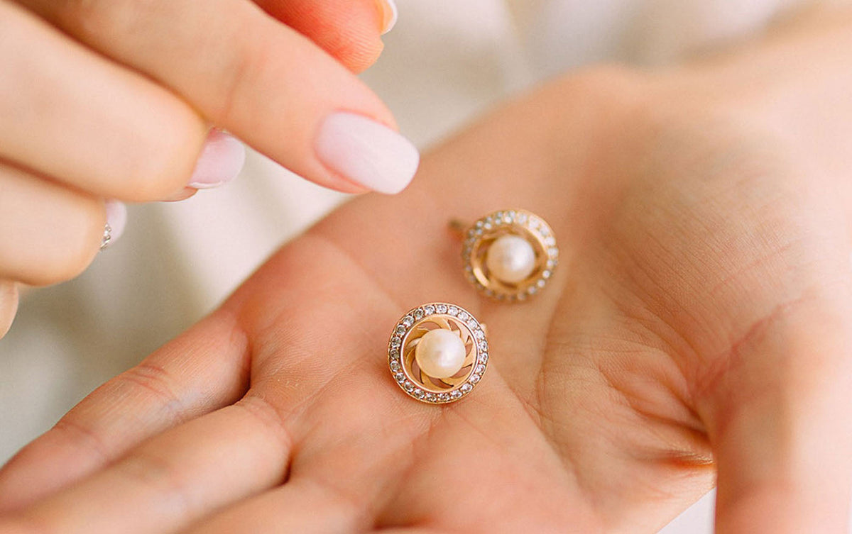 From Runway to Everyday: Adapting Jewelry Trends